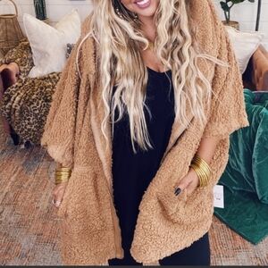 Easel Snug Poncho Sherpa